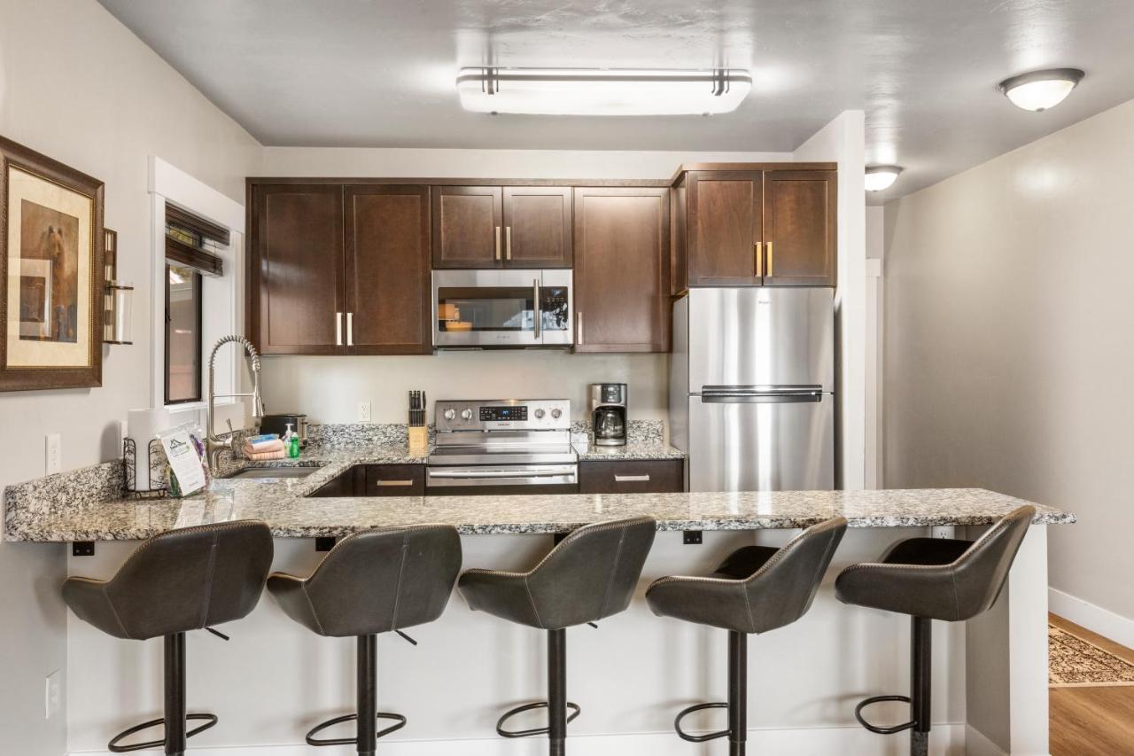 The Yellowstone Hideaway Unit A West Yellowstone Eksteriør bilde