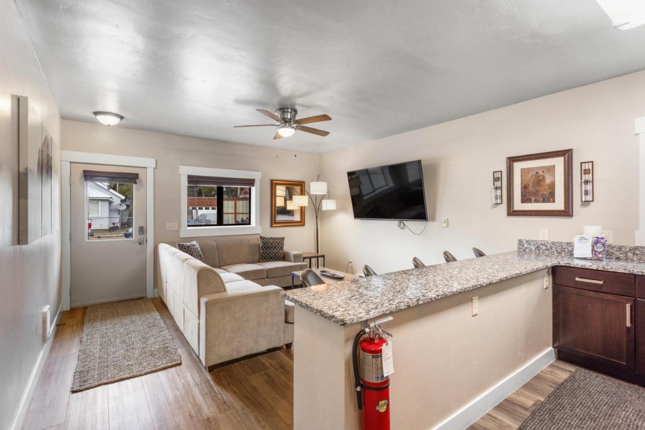 The Yellowstone Hideaway Unit A West Yellowstone Eksteriør bilde